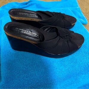 Donald J. Pliner Women’s Wedge Sandal Black Size 8 BRIDEY S4